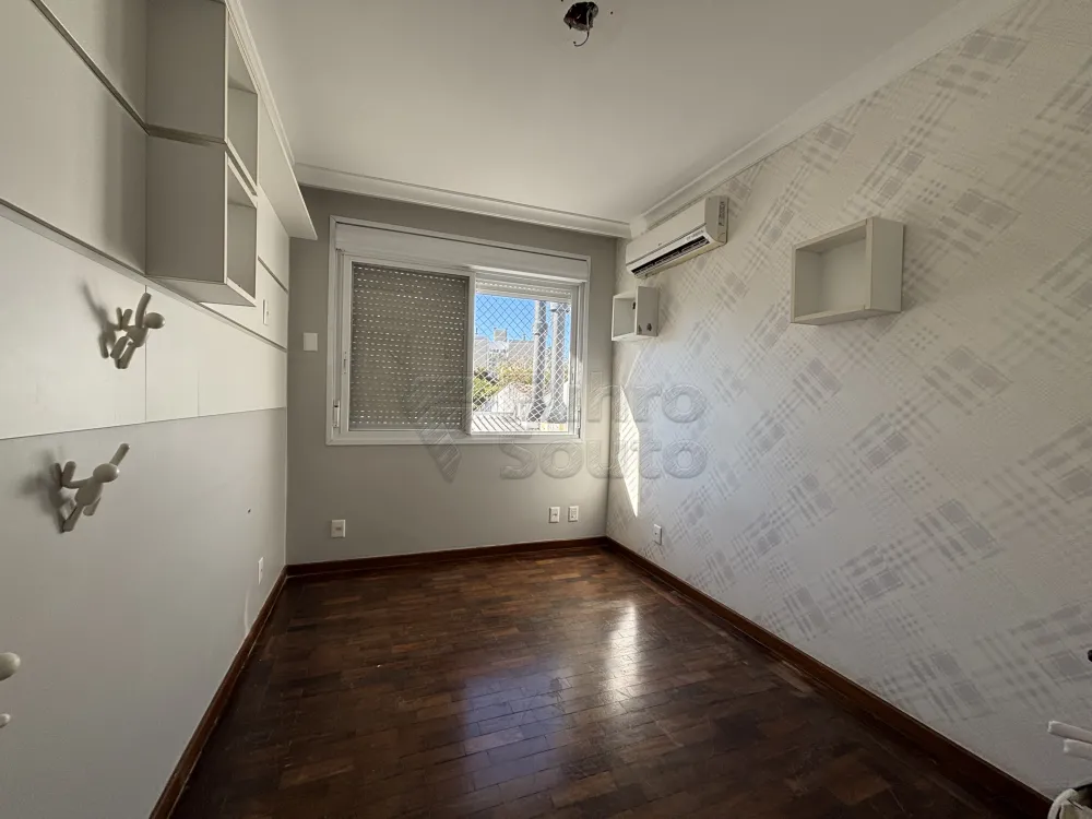 Comprar Casa / Padr&atilde;o em Pelotas R$ 1.700.000,00 - Foto 11