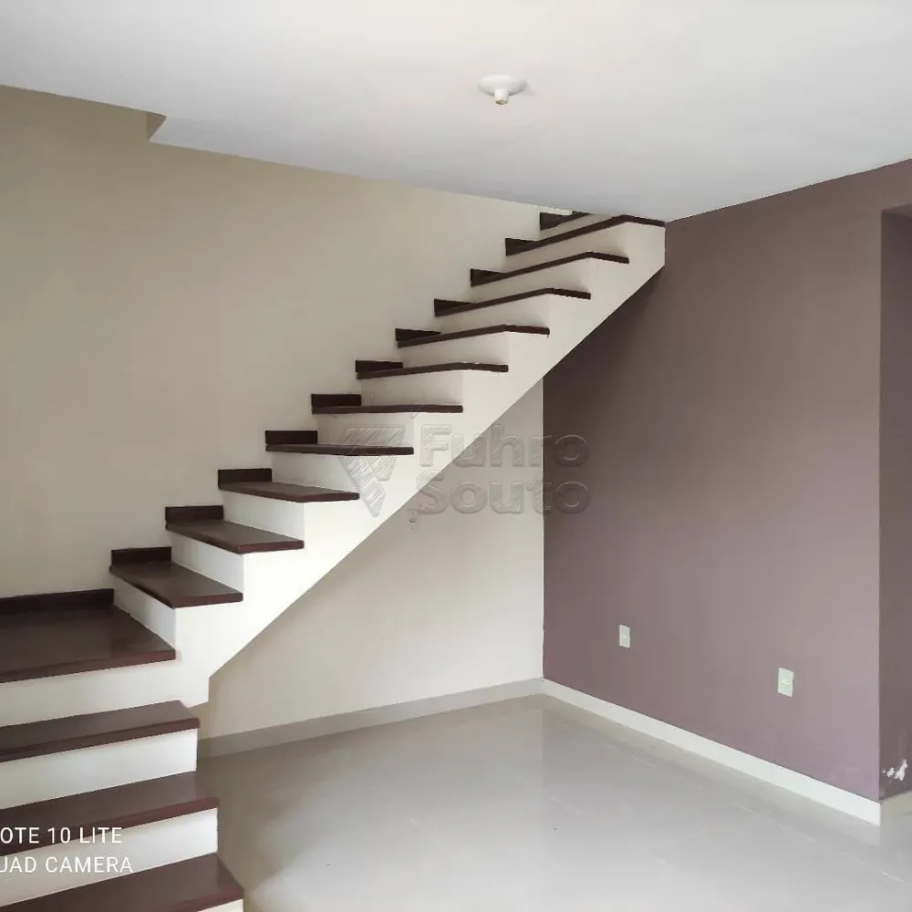 Comprar Casa / Padr&atilde;o em Pelotas R$ 215.000,00 - Foto 4