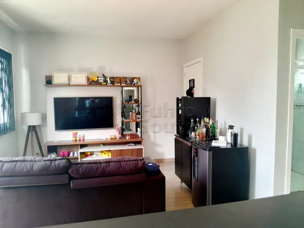 Comprar Casa / Condom&iacute;nio em Pelotas R$ 355.000,00 - Foto 1