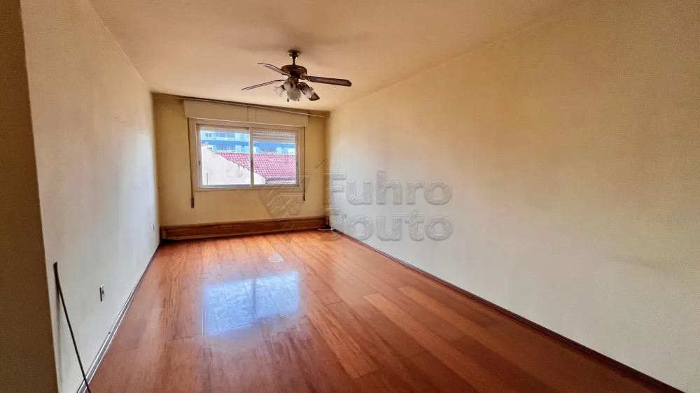 Comprar Apartamento / Padr&atilde;o em Pelotas R$ 250.000,00 - Foto 1