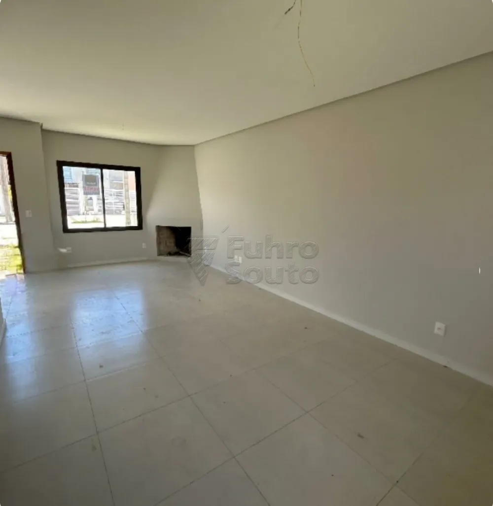 Comprar Casa / Padr&atilde;o em Pelotas R$ 420.000,00 - Foto 1
