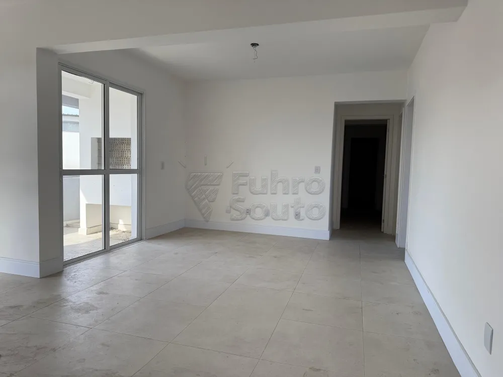 Comprar Apartamento / Padr&atilde;o em Pelotas R$ 690.000,00 - Foto 2