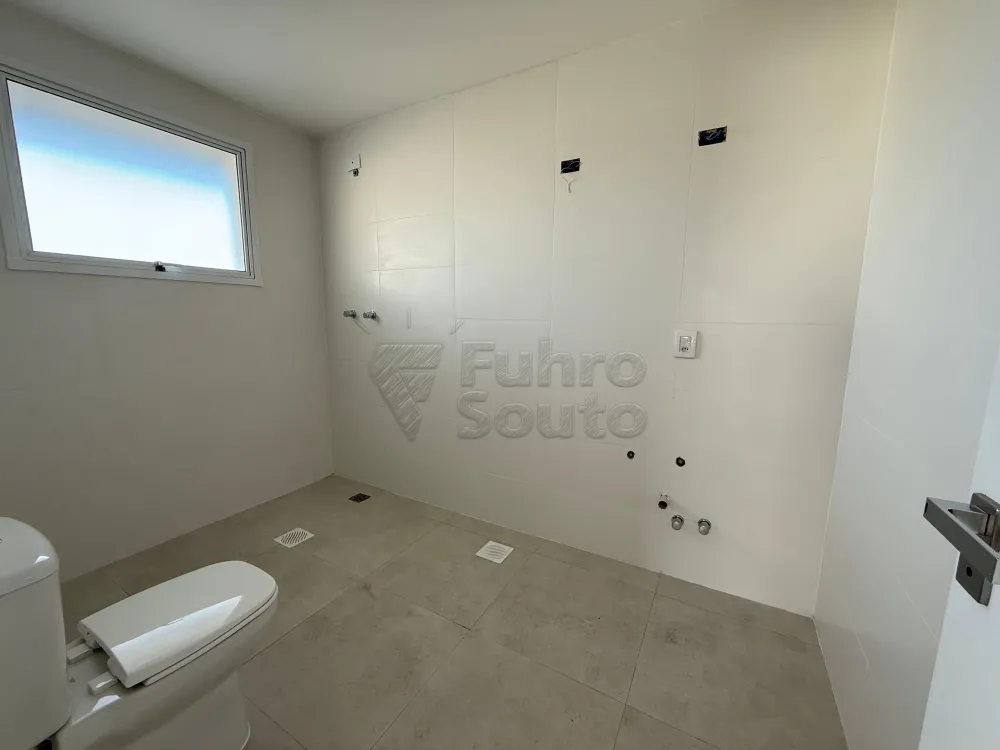 Comprar Apartamento / Padr&atilde;o em Pelotas R$ 690.000,00 - Foto 12