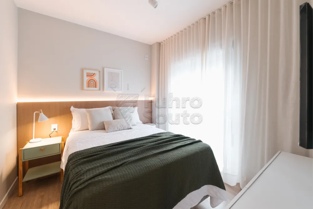 Comprar Apartamento / Padr&atilde;o em Pelotas R$ 290.000,00 - Foto 3