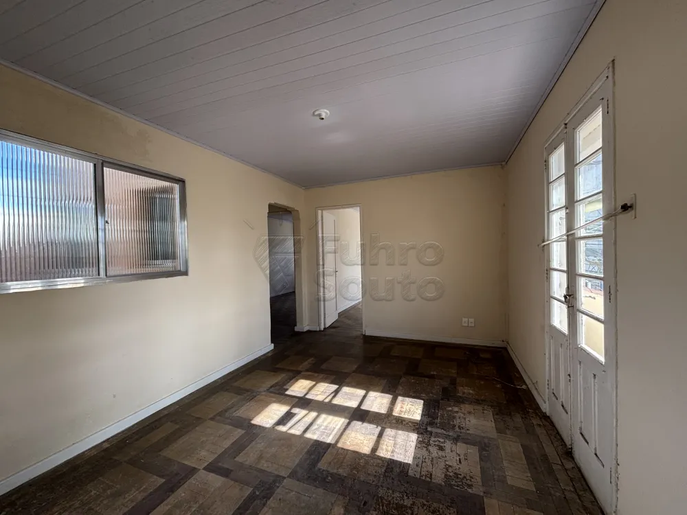 Comprar Apartamento / Fora de Condom&iacute;nio em Pelotas R$ 190.000,00 - Foto 2