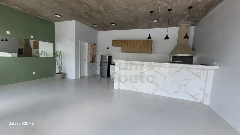 Comprar Apartamento / Padr&atilde;o em Pelotas R$ 235.000,00 - Foto 6