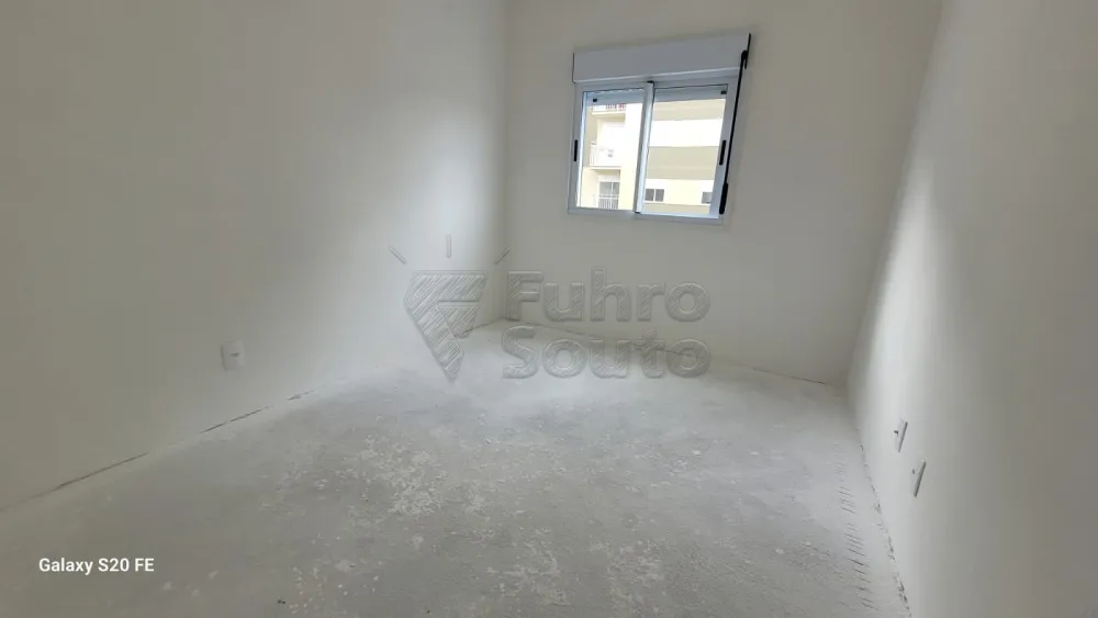 Comprar Apartamento / Padr&atilde;o em Pelotas R$ 235.000,00 - Foto 4
