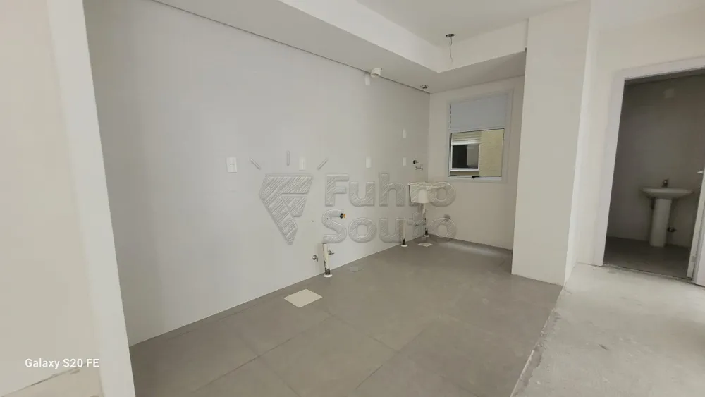 Comprar Apartamento / Padr&atilde;o em Pelotas R$ 235.000,00 - Foto 3