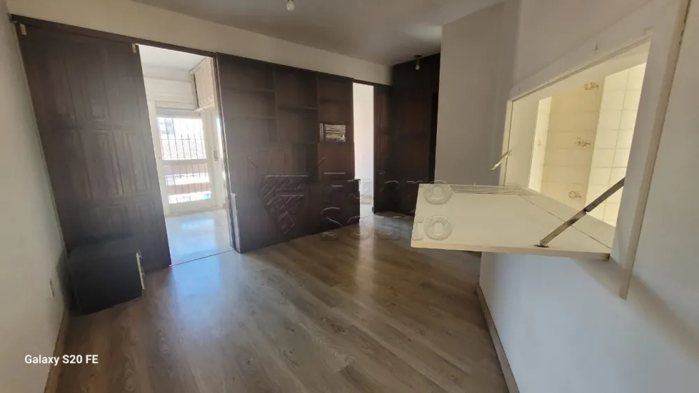 Comprar Apartamento / Padr&atilde;o em Pelotas R$ 220.000,00 - Foto 2