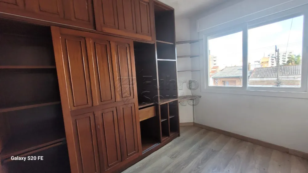 Comprar Apartamento / Padr&atilde;o em Pelotas R$ 220.000,00 - Foto 7