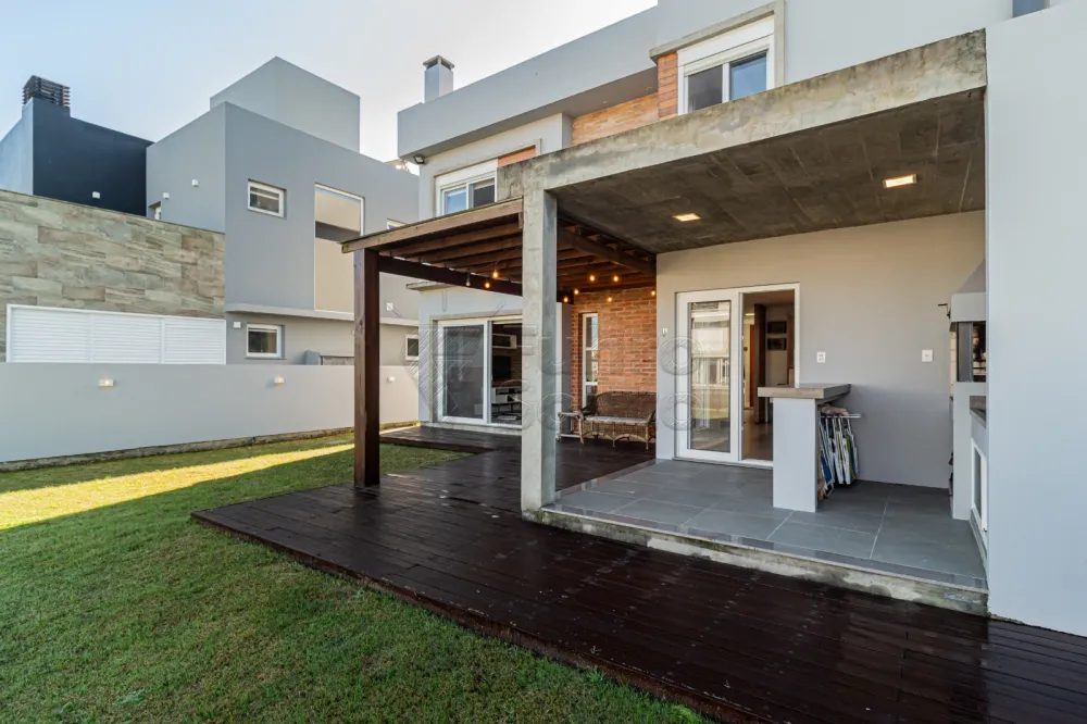 Comprar Casa / Condom&iacute;nio em Pelotas R$ 2.150.000,00 - Foto 1