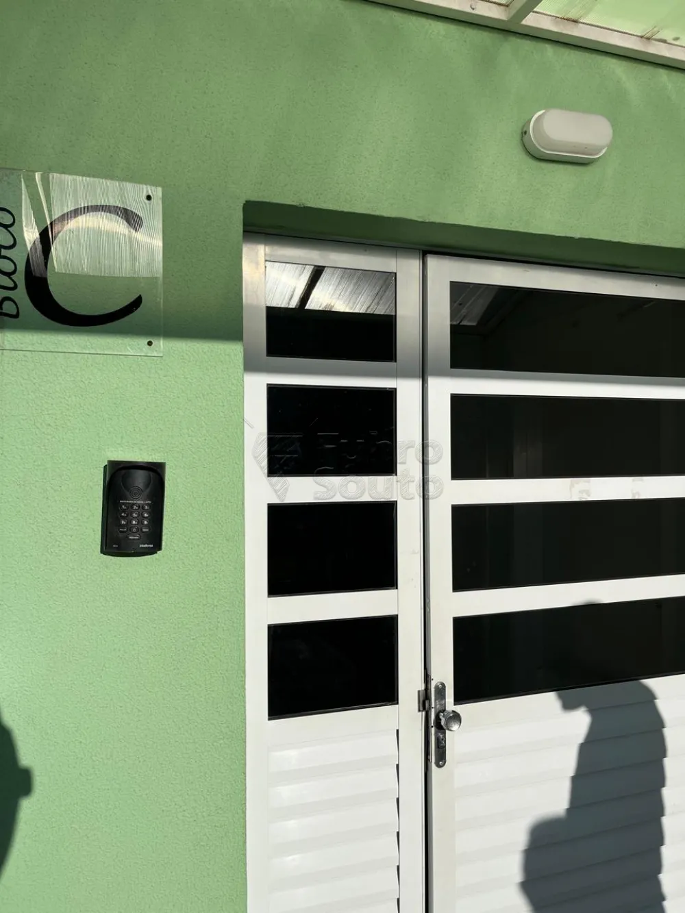 Comprar Apartamento / Padr&atilde;o em Pelotas R$ 170.000,00 - Foto 5