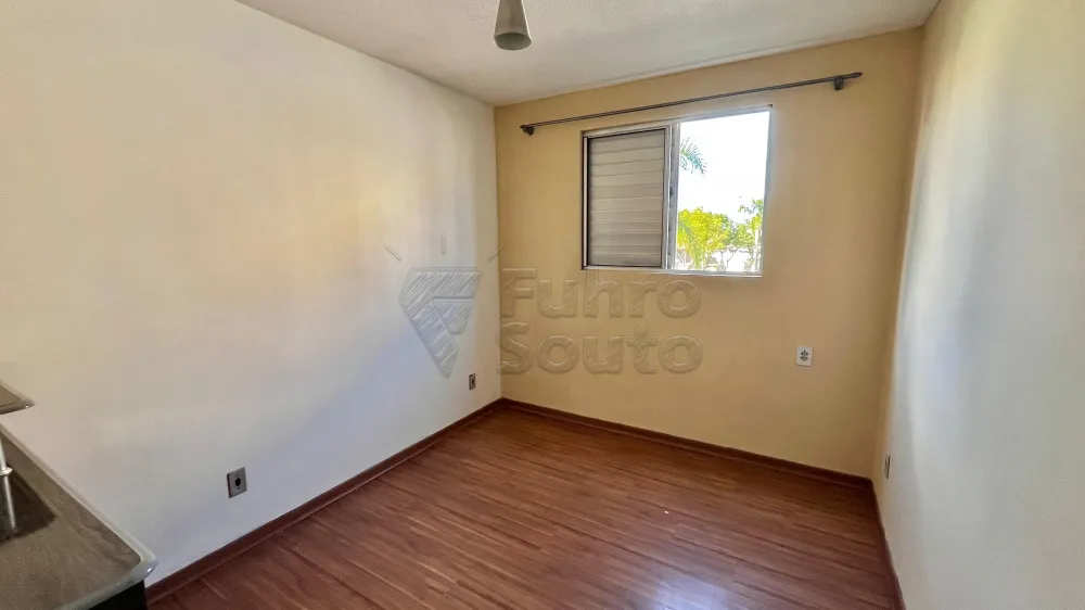 Comprar Apartamento / Padr&atilde;o em Pelotas R$ 160.000,00 - Foto 6