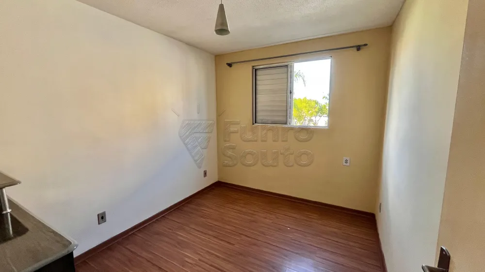 Comprar Apartamento / Padr&atilde;o em Pelotas R$ 160.000,00 - Foto 7