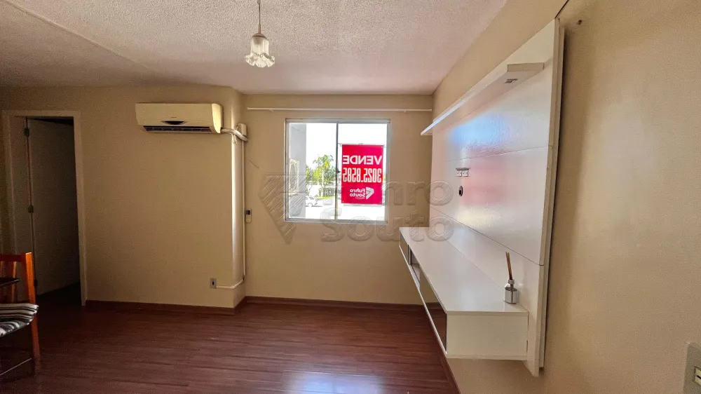 Comprar Apartamento / Padr&atilde;o em Pelotas R$ 160.000,00 - Foto 2