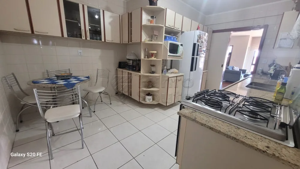 Comprar Apartamento / Padr&atilde;o em Pelotas R$ 680.000,00 - Foto 3