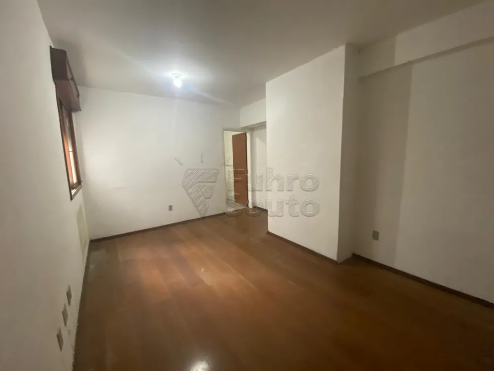 Comprar Apartamento / Padr&atilde;o em Pelotas R$ 230.000,00 - Foto 4