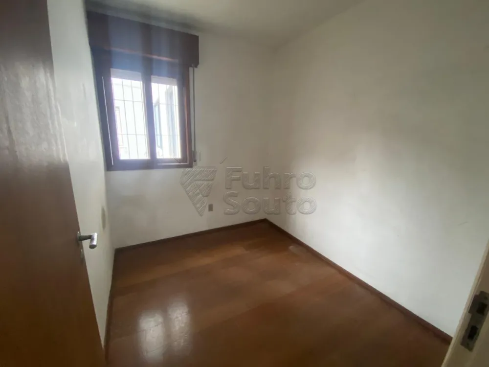 Comprar Apartamento / Padr&atilde;o em Pelotas R$ 230.000,00 - Foto 6