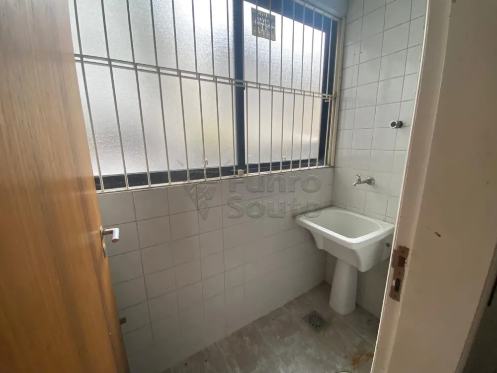 Comprar Apartamento / Padr&atilde;o em Pelotas R$ 230.000,00 - Foto 8