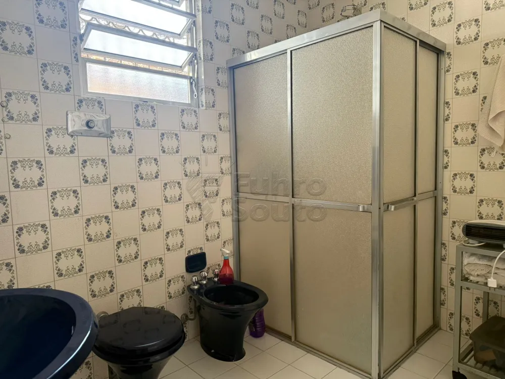 Comprar Casa / Padr&atilde;o em Pelotas R$ 1.100.000,00 - Foto 4