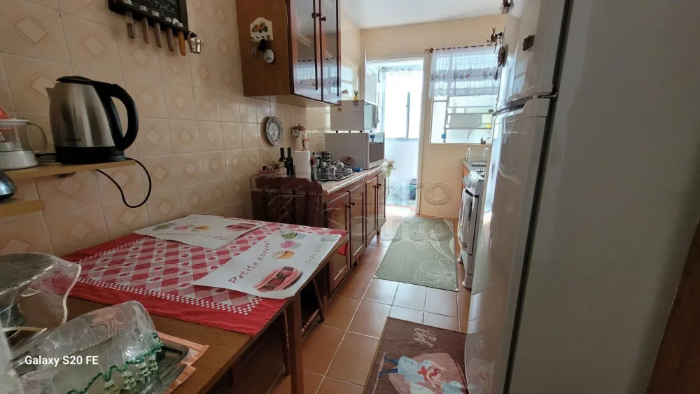 Comprar Apartamento / Padr&atilde;o em Pelotas R$ 200.000,00 - Foto 4