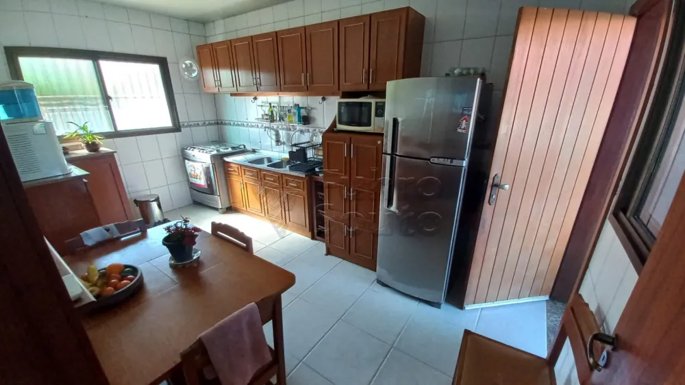 Comprar Casa / Padr&atilde;o em Pelotas R$ 1.100.000,00 - Foto 3