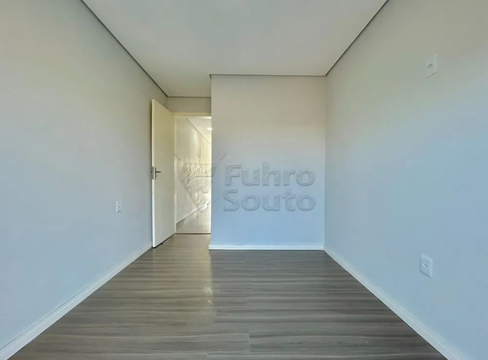Comprar Casa / Padr&atilde;o em Pelotas R$ 235.000,00 - Foto 5