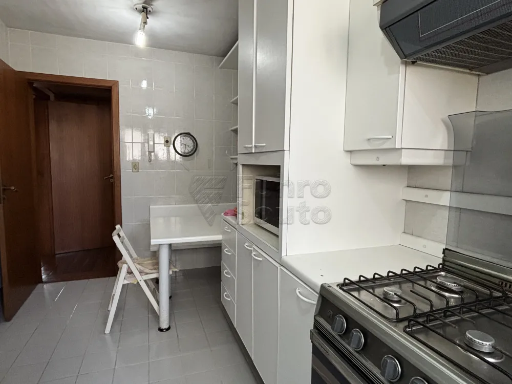 Comprar Apartamento / Padr&atilde;o em Pelotas R$ 850.000,00 - Foto 3