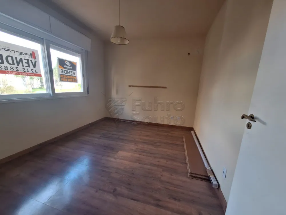 Comprar Apartamento / Padr&atilde;o em Pelotas R$ 330.000,00 - Foto 8