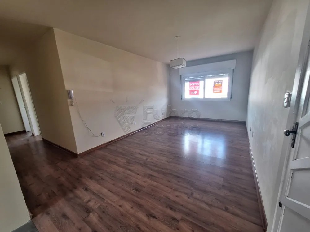Comprar Apartamento / Padr&atilde;o em Pelotas R$ 330.000,00 - Foto 2