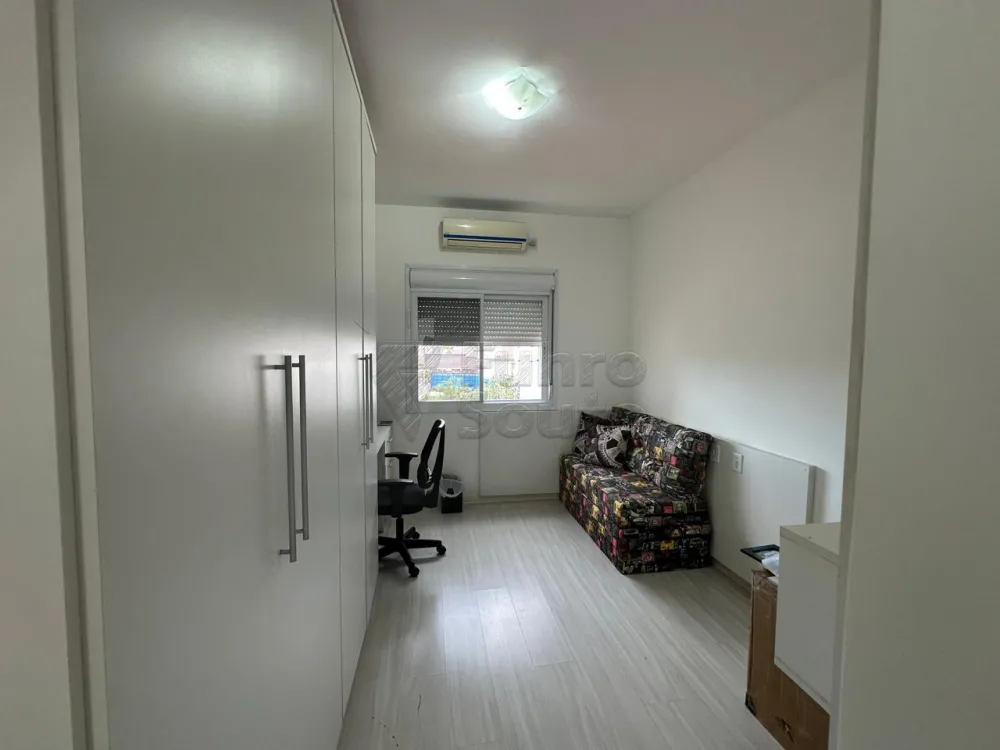 Comprar Casa / Padr&atilde;o em Pelotas R$ 810.000,00 - Foto 7