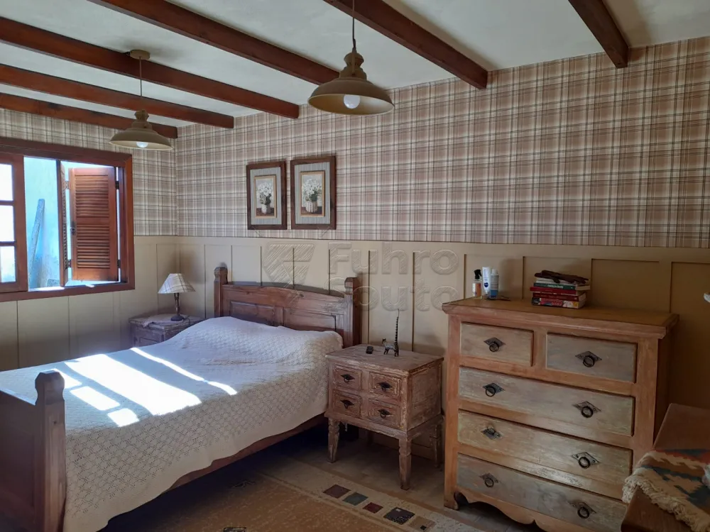 Comprar Casa / Padr&atilde;o em Pelotas R$ 480.000,00 - Foto 3