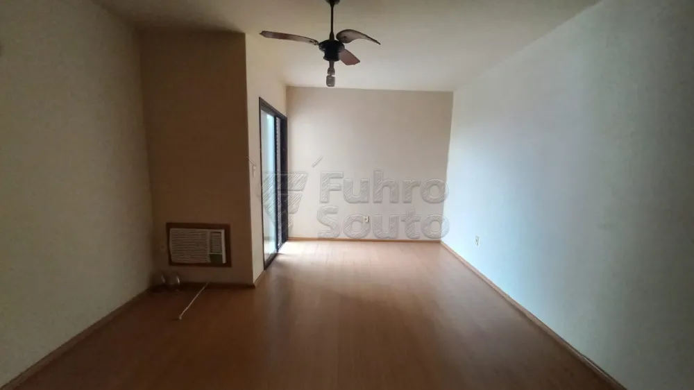 Comprar Apartamento / Padr&atilde;o em Pelotas R$ 270.000,00 - Foto 2