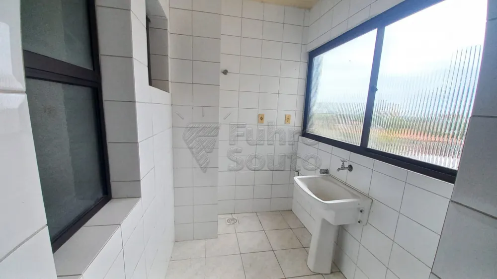 Comprar Apartamento / Padr&atilde;o em Pelotas R$ 270.000,00 - Foto 7