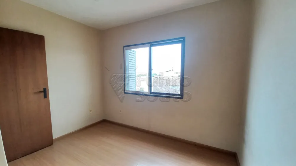 Comprar Apartamento / Padr&atilde;o em Pelotas R$ 270.000,00 - Foto 5