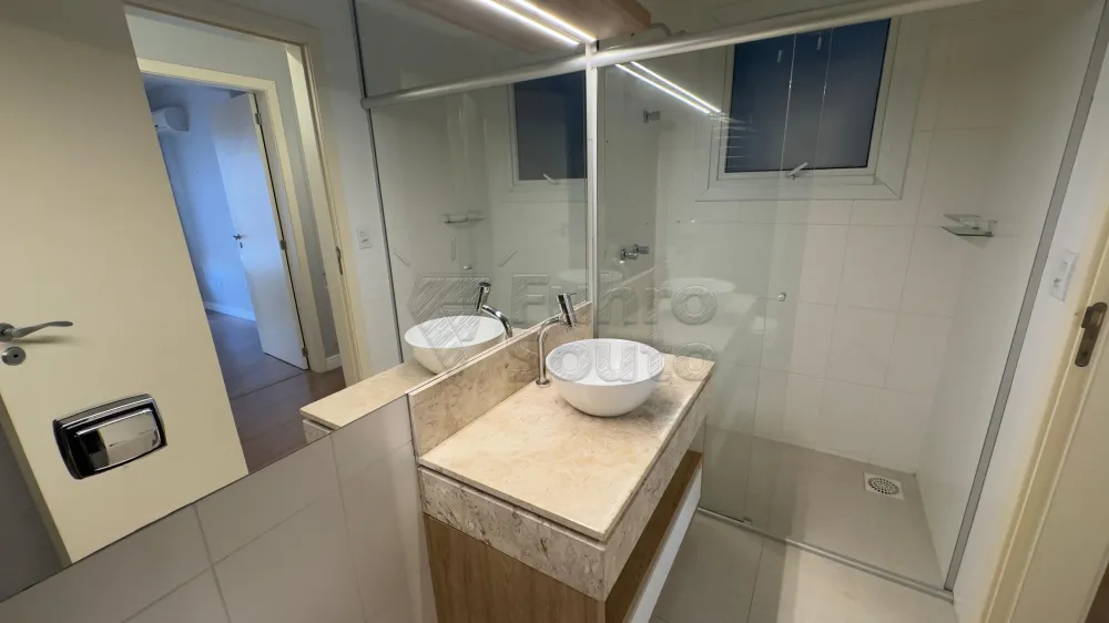 Comprar Apartamento / Padr&atilde;o em Pelotas R$ 980.000,00 - Foto 8