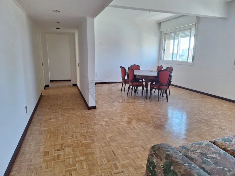 Comprar Apartamento / Padr&atilde;o em Pelotas R$ 395.000,00 - Foto 2