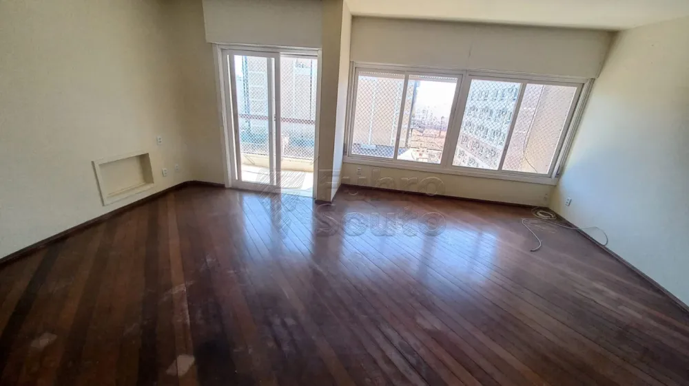 Comprar Apartamento / Padr&atilde;o em Pelotas R$ 650.000,00 - Foto 2