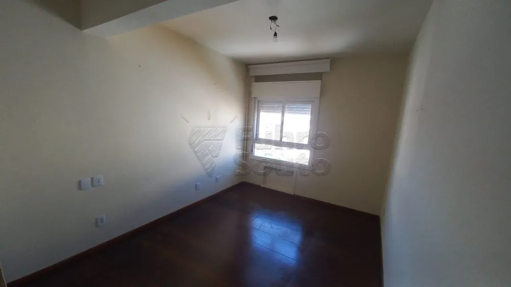 Comprar Apartamento / Padr&atilde;o em Pelotas R$ 650.000,00 - Foto 9