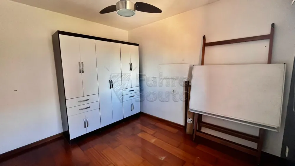 Comprar Apartamento / Padr&atilde;o em Pelotas R$ 320.000,00 - Foto 8