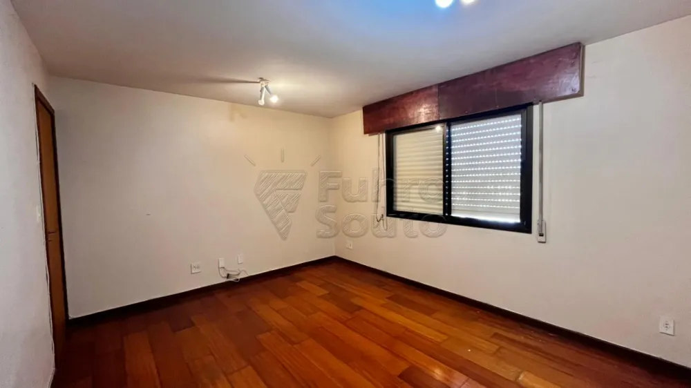 Comprar Apartamento / Padr&atilde;o em Pelotas R$ 320.000,00 - Foto 6