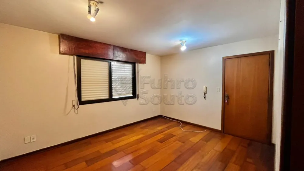 Comprar Apartamento / Padr&atilde;o em Pelotas R$ 320.000,00 - Foto 7
