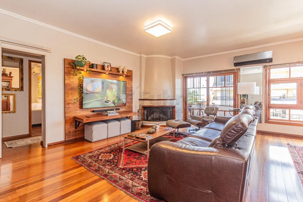 Comprar Apartamento / Padr&atilde;o em Pelotas R$ 980.000,00 - Foto 2