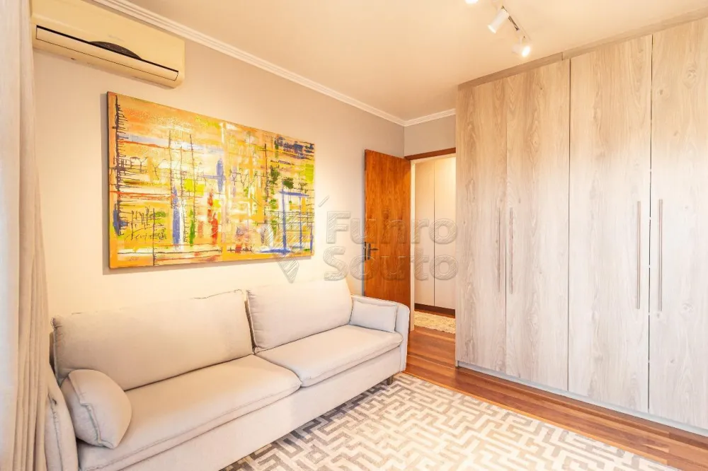 Comprar Apartamento / Padr&atilde;o em Pelotas R$ 980.000,00 - Foto 9