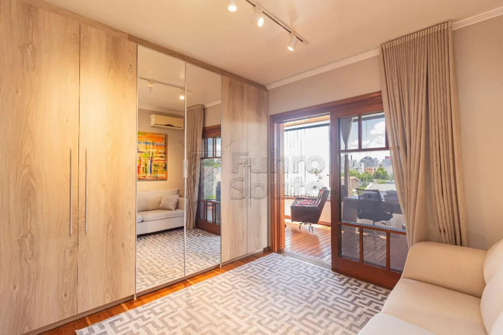 Comprar Apartamento / Padr&atilde;o em Pelotas R$ 980.000,00 - Foto 11