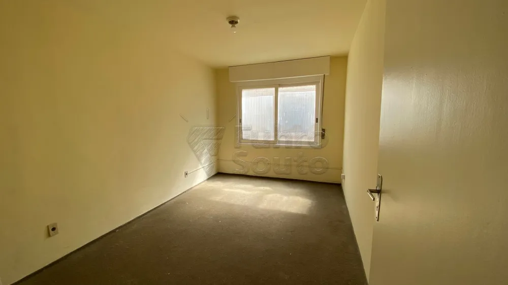 Comprar Apartamento / Padr&atilde;o em Pelotas R$ 280.000,00 - Foto 6