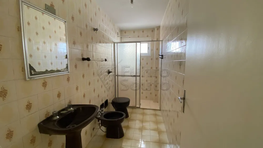 Comprar Apartamento / Padr&atilde;o em Pelotas R$ 280.000,00 - Foto 9