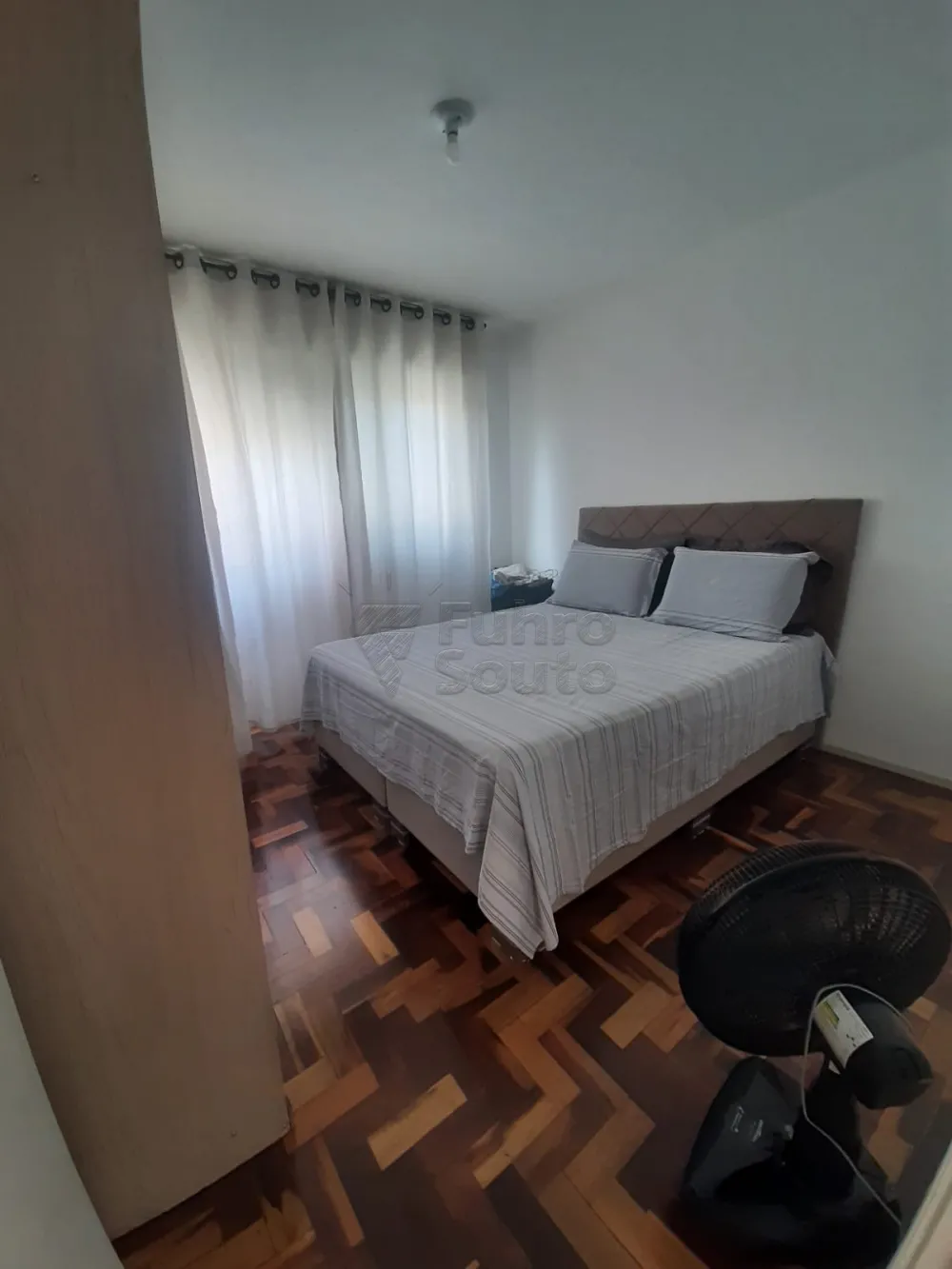 Comprar Apartamento / Padr&atilde;o em Pelotas R$ 350.000,00 - Foto 5