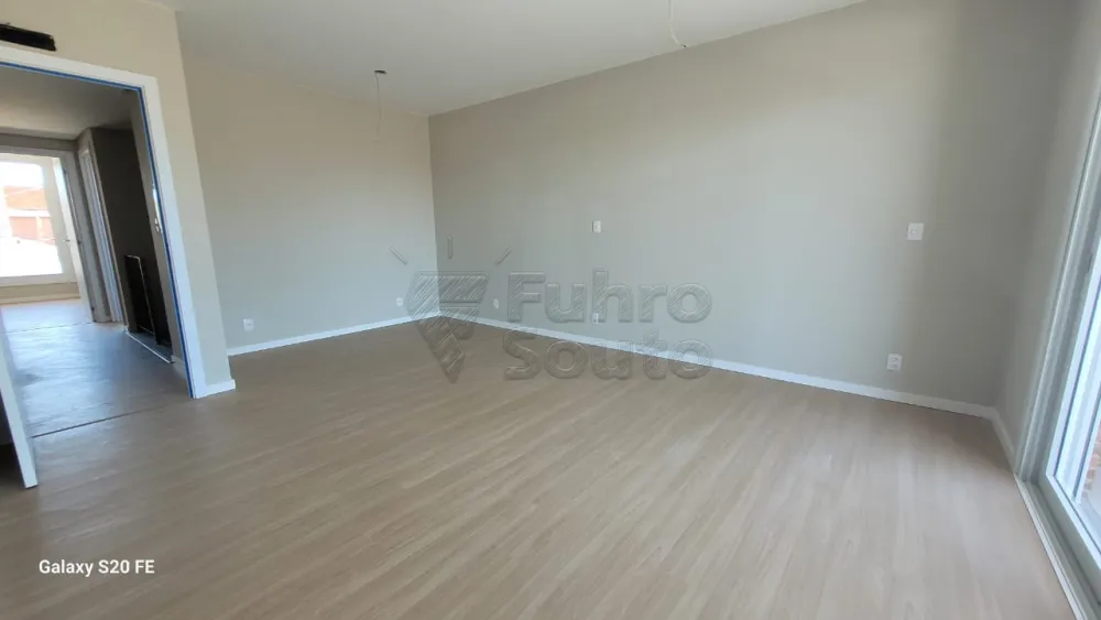 Comprar Casa / Padr&atilde;o em Pelotas R$ 1.180.000,00 - Foto 3