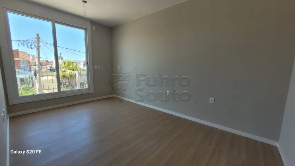 Comprar Casa / Padr&atilde;o em Pelotas R$ 1.180.000,00 - Foto 4